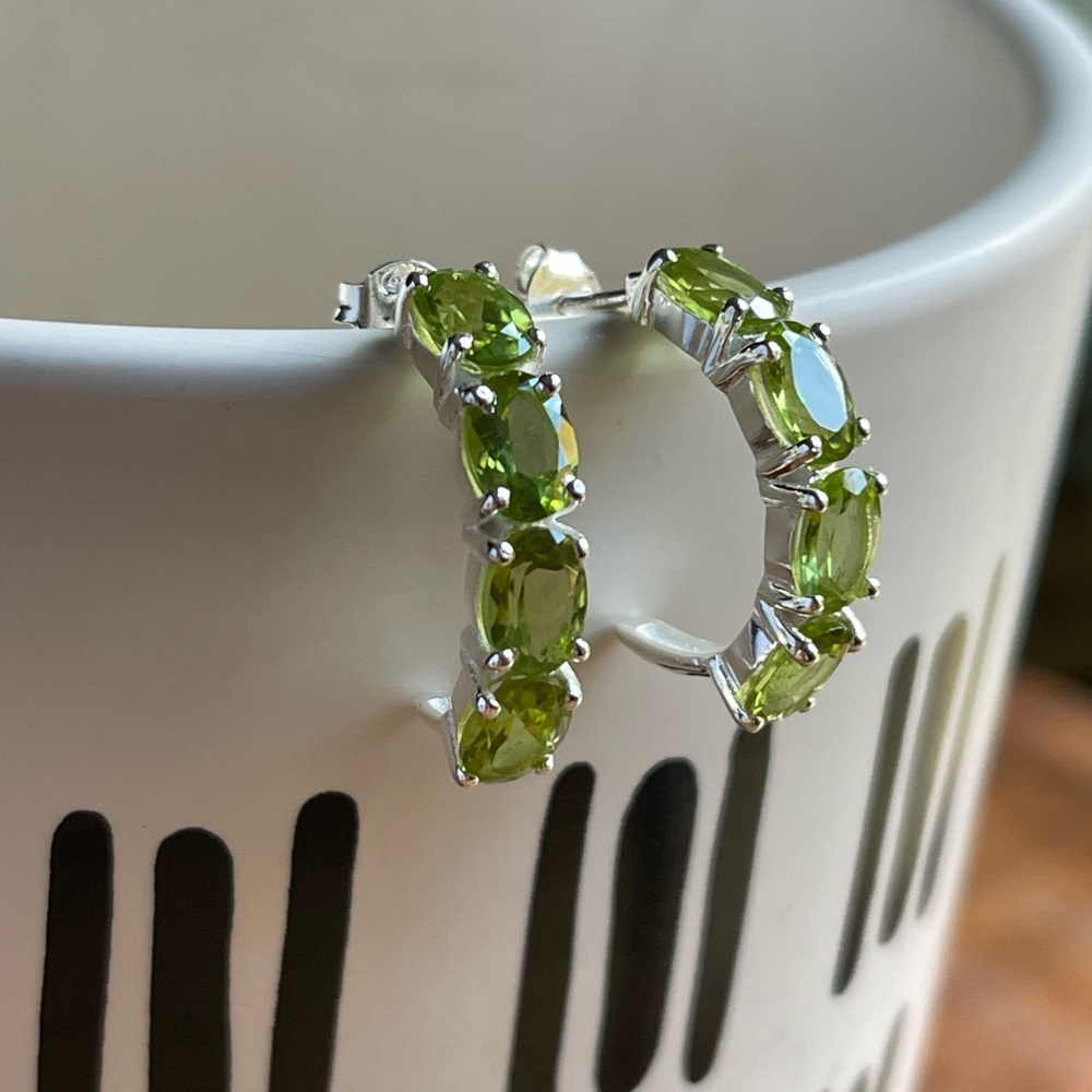 🎉HP🎉New Peridot and Sterling Pierced Semi Hoop Earrings Intense Sparkle … - Picture 5 of 7